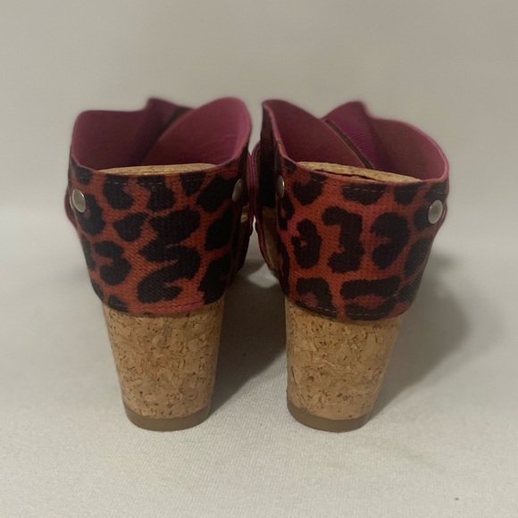 Lucky Brand hot pink and black cheetah print cork wedge sandals EUC size 9 - Picture 2 of 6